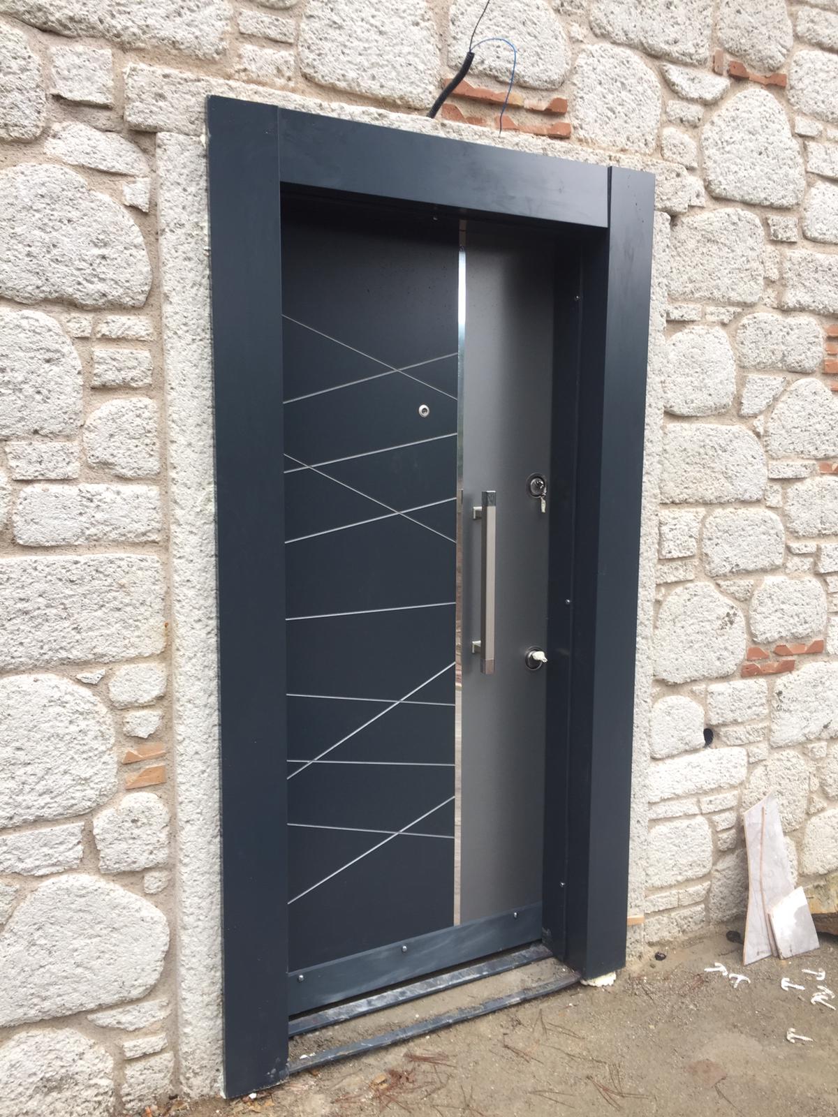 KOMPOZİT ÇELİK KAPI