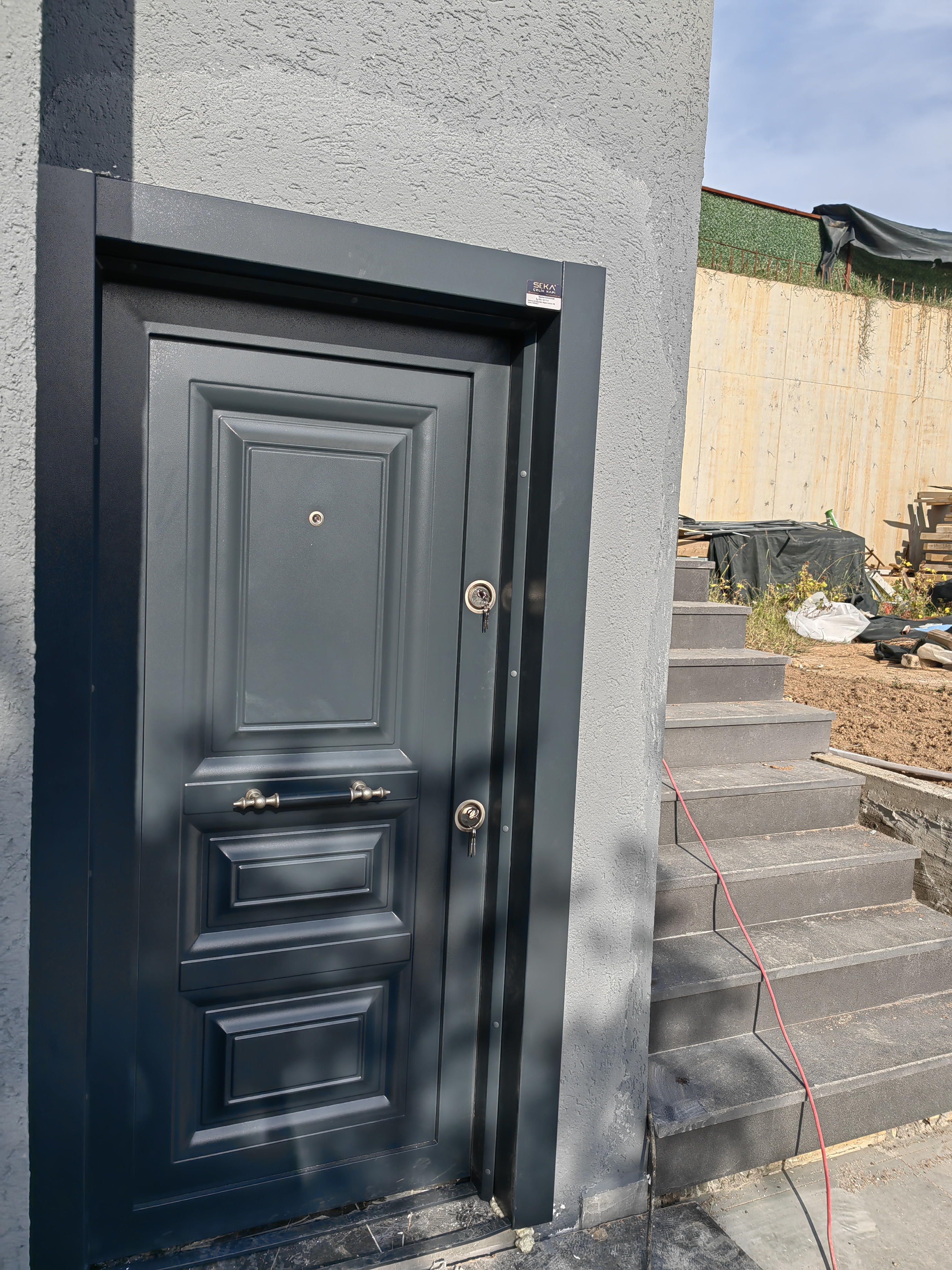 DIŞ MEKAN ÇELİK KAPI